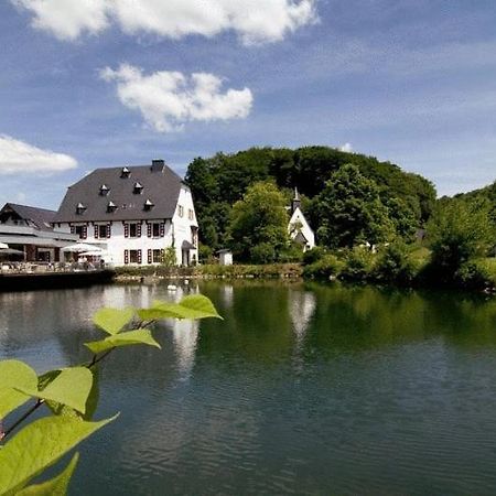 Malteser Komturei Hotel / Restaurant Bergisch Gladbach Exteriör bild