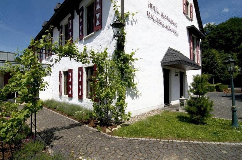 Malteser Komturei Hotel / Restaurant Bergisch Gladbach Exteriör bild