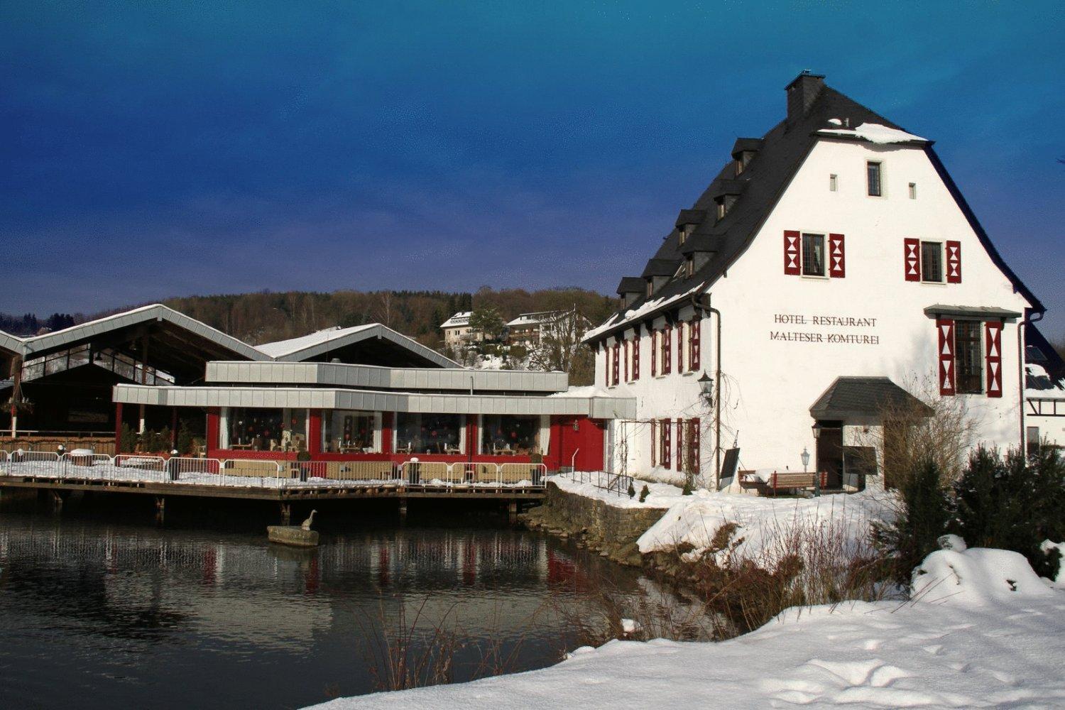 Malteser Komturei Hotel / Restaurant Bergisch Gladbach Exteriör bild