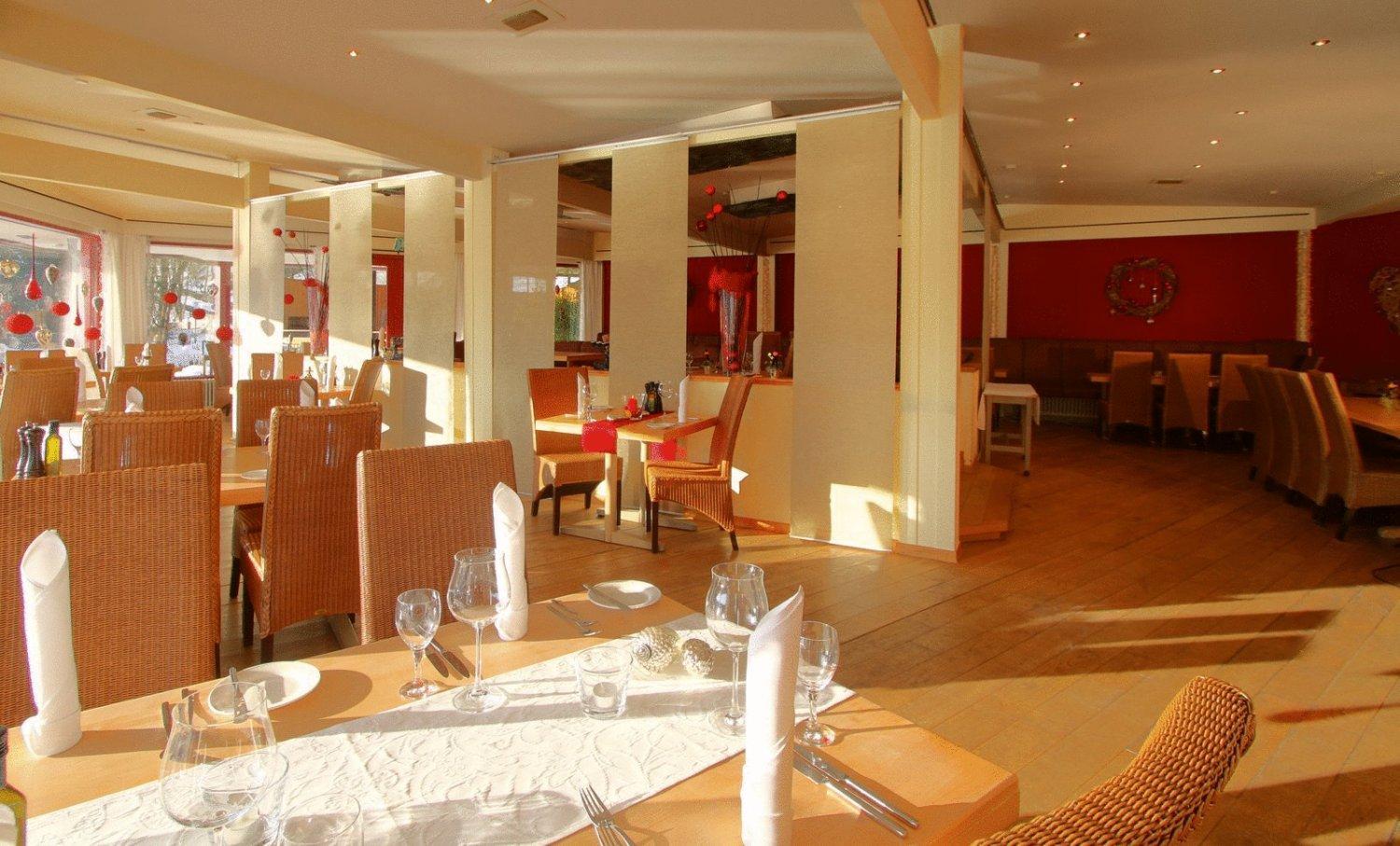 Malteser Komturei Hotel / Restaurant Bergisch Gladbach Exteriör bild