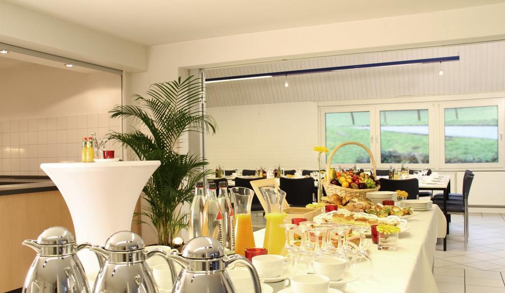 Malteser Komturei Hotel / Restaurant Bergisch Gladbach Exteriör bild
