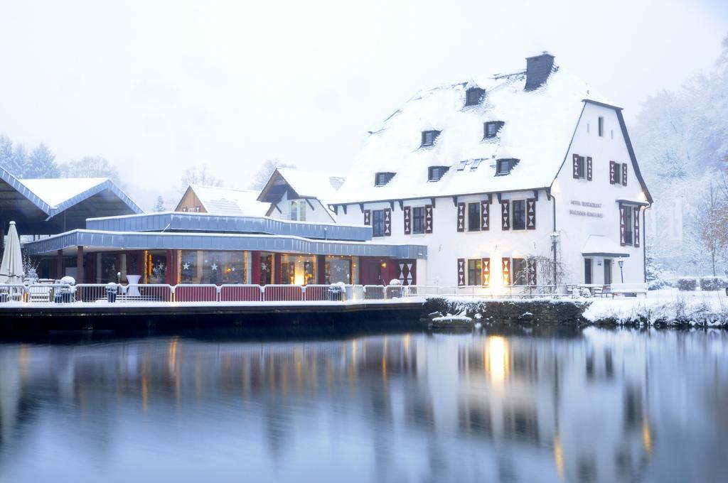 Malteser Komturei Hotel / Restaurant Bergisch Gladbach Exteriör bild